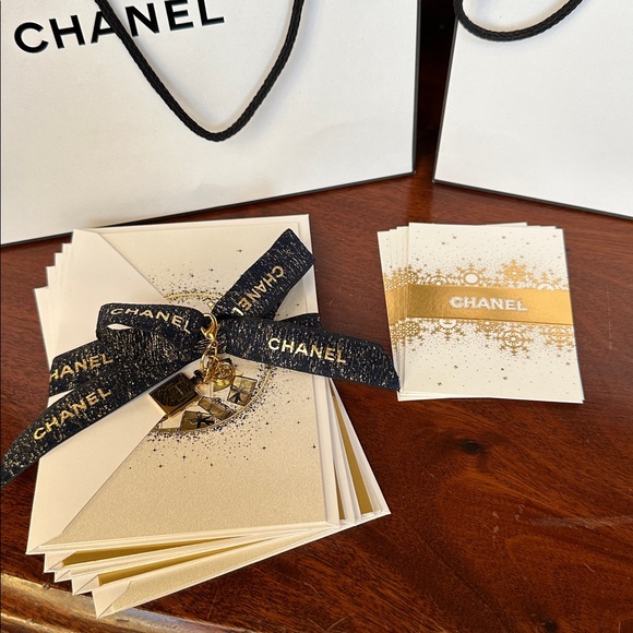 New CHANEL 17 piece Bundle - Picture 3 of 17